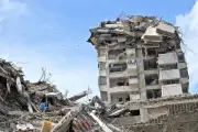 Hàng trăm tòa nhà sập trong động đất kép ở Venezuela, 200 người chết