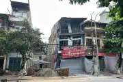 Hàng xóm đào móng xây nhà làm nứt sập nhà mình: Đòi bồi thường thế nào?