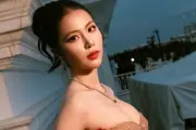 Hoa hậu Kim Ngọc tái xuất rạng rỡ sau 8 năm đăng quang