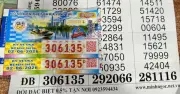 Đại lý vé số đổi thưởng 2 tờ độc đắc 4 tỉ đồng cho vợ chồng công nhân