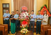Đại tá Nguyễn Minh Tuấn chúc mừng Báo Nhân Dân nhân 101 năm Báo chí Cách mạng