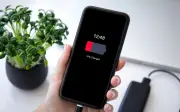 Điện thoại nóng bất thường giữa nắng gắt: Cảnh báo nguy cơ cháy nổ
