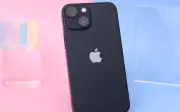 iPhone 13 giá 12 triệu đồng, xịn đẹp chẳng kém iPhone 17, được săn đón