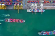Iran cảnh báo tàu thuyền tìm cách qua eo biển Hormuz trái phép