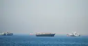 Iran cảnh báo xử lý tàu qua eo biển Hormuz không được phép