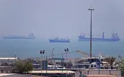 Iran đóng eo biển Hormuz để phản ứng Israel tấn công Lebanon