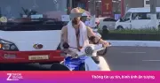 Khách nước ngoài đầu trần chạy xe máy 'quậy tung' Đà Nẵng