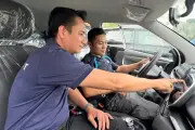 Khách Nghệ An hào hứng lái thử và chốt xe VinFast VF 5