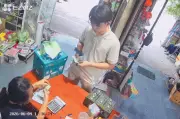 Khách Trung Quốc trả nhầm 8 triệu cho hóa đơn 760.000 đồng, chủ quán trả lại