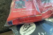 Khởi tố đối tượng 'hô biến' đậu nành rang thành cà phê giả