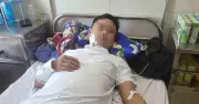Khởi tố người đàn ông đi ô tô đến nhà người vay tiền dùng súng bắn nạn nhân
