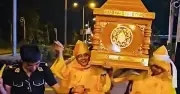 Khiêng quan tài ra đường tổ chức tiệc: Ranh giới giữa trò vui và tội phạm