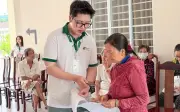 Khám mắt miễn phí cho người dân Long Hải, phát hiện sớm bệnh lý nhãn khoa