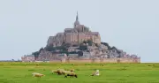 Khám phá thánh địa cưới trong mơ của nàng dâu hào môn Hề Mộng Dao: Lâu đài nổi Mont Saint-Michel