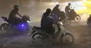 Không khí lạnh giữa tháng 6 gây mưa lớn, nhiệt độ giảm sâu tại miền Bắc