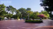 Khảo sát và tưởng niệm liệt sĩ tại Công viên Lê Thị Riêng