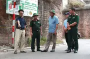 Khảo sát vị trí nghi có mộ liệt sỹ tập thể ở di tích Kinh thành Huế