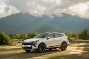 Kia ra mắt New Sportage và New Sorento Hybrid tại Việt Nam, giá từ 749 triệu đồng