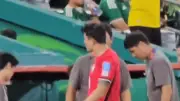 Kim Min-jae nổi giận khi bị thay ra, HLV Hong Myung-bo hứng chỉ trích