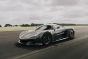 Koenigsegg Jesko Absolut lập kỷ lục thế giới mới về tăng tốc