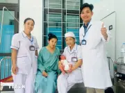 Kịp thời cứu sống sản phụ bị băng huyết khi sinh con trên xe khách