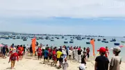 Lễ hội đua thuyền truyền thống Tết Đoan Ngọ tại làng chài Châu Thuận
