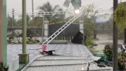 Lốc xoáy gây thiệt hại nặng tại Quảng Ngãi, 116 nhà dân hư hại
