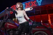 Lexxy - con gái nhạc sĩ Từ Đưa gây bất ngờ với giọng hát và phong cách cá tính