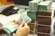 Lãi suất liên ngân hàng hạ nhiệt nhờ công cụ hoán đổi USD/VND