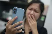 Livestream 'trả kèo' phản cảm tràn lan: Chuyên gia cảnh báo tác hại khôn lường