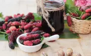 Loại quả rẻ tiền giúp nhuộm đen tóc bạc sớm cho trẻ ra vào tuổi