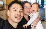 Mẹ chồng H'Hen Niê gây chú ý với hành động đặc biệt dành cho cháu nội