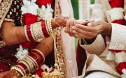 Đám cưới Ấn Độ hỗn loạn: Cô dâu bỏ trốn, em gái thay thế rồi người yêu xuất hiện