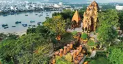 'Mở khóa' di sản Chăm bằng QR tại Tháp Bà Ponagar