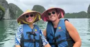 Mở lá thư người yêu bay 8.000km, mang tới bạn gái thốt lên không thể nào