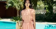 Đầm midi đa năng: Bí quyết diện đi làm đi chơi đều chuẩn đẹp