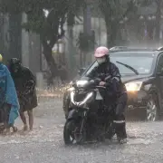Mưa lớn bao trùm miền Bắc kéo dài đến bao giờ?