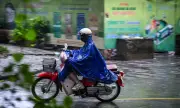 Mưa lớn diện rộng ở Bắc Bộ từ đêm 28/6, Trung Bộ nắng nóng gay gắt