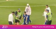 Mbappe bất ngờ thi sát mặt sân trước trận gặp Iraq gây hài