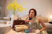MC Thanh Thanh Huyền khoe bộ sưu tập hơn 30 túi xách trong tủ đồ