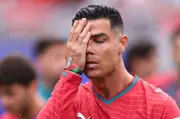 Messi gọi, Ronaldo trả lời bằng thống kê tệ hại ở World Cup