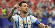 Messi hỏng penalty vẫn ghi bàn, phá kỷ lục ghi bàn World Cup
