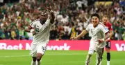 Mexico thắng CH Séc 3-0, toàn thắng vòng bảng với 9 điểm