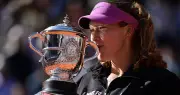 Mirra Andreeva vô địch Roland Garros 2026, đánh bại Maja Chwalinska 2-0