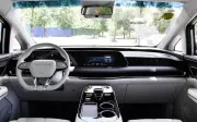 MPV 7 chỗ giá 697 triệu đồng: Sang trọng, trang bị đẳng cấp sánh ngang Toyota Alphard, công nghệ hybrid, dài 5,2 mét, rẻ như Xpander Cross