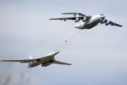 Máy bay ném bom Tu-160 của Nga tuần tra Bắc Cực, NATO theo dõi sát sao