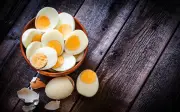 Ăn 4 quả trứng mỗi ngày suốt 5 tháng, người phụ nữ bất ngờ khi chỉ số mỡ máu tăng vọt