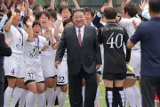 Nữ cầu thủ Triều Tiên bật khóc khi Chủ tịch Kim Jong-un chúc mừng chiến thắng
