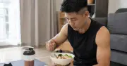 Ăn gì trước khi tập? Chuyên gia chỉ lựa chọn tốt cho từng loại hình vận động