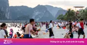 Nô nức đổ về biển Hạ Long giải nhiệt ngày nắng nóng trên 37 độ C